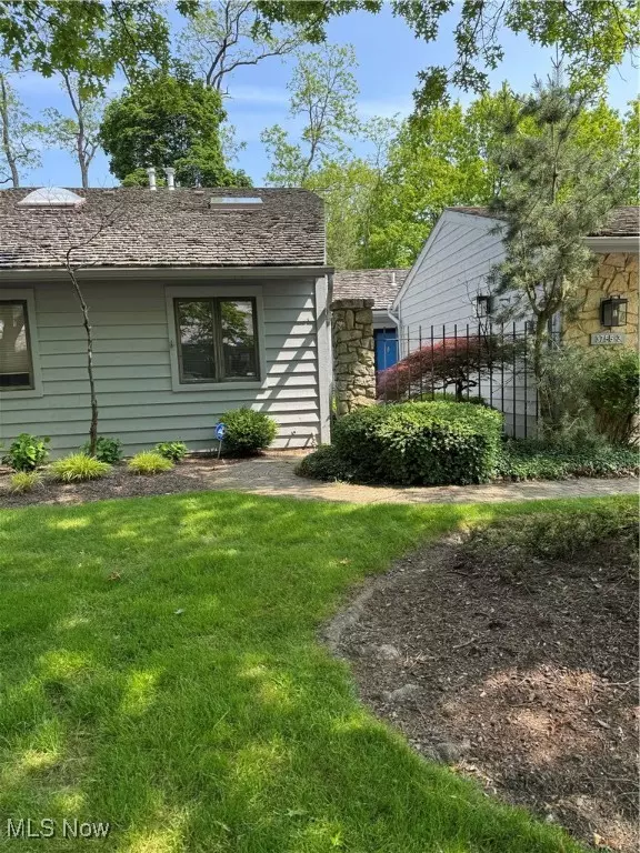 Orange, OH 44022,3755 Walnut CT #G3