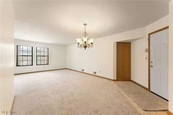 Boardman, OH 44512,1183 Red Tail Hawk CT #2