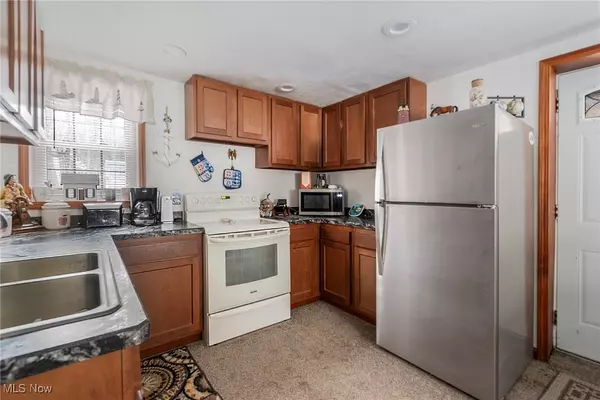 18002 Verna AVE Lake Milton, OH 44429