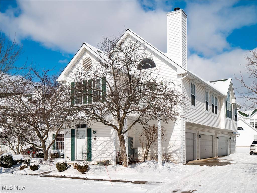North Olmsted, OH 44070,342 Vista CIR