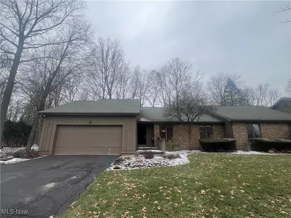 132 Topaz TRL, Cortland, OH 44410