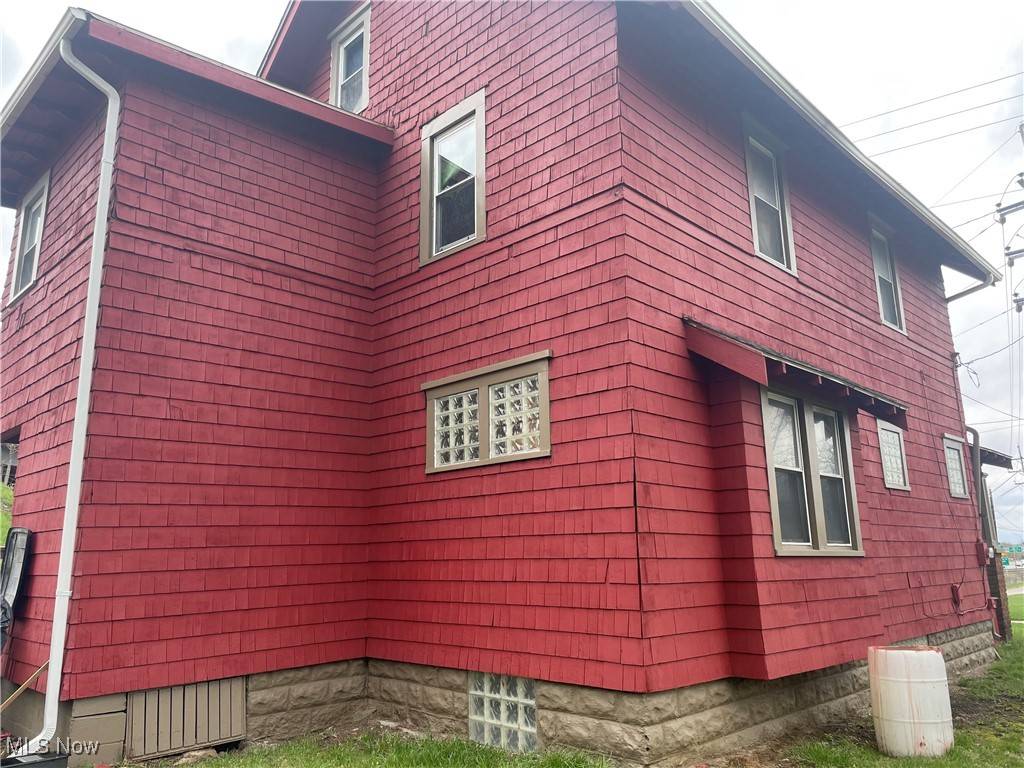 Akron, OH 44314,1404 Manchester RD