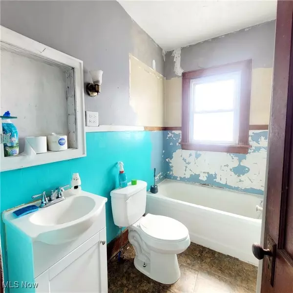 Smithfield, OH 43938,165 West ST