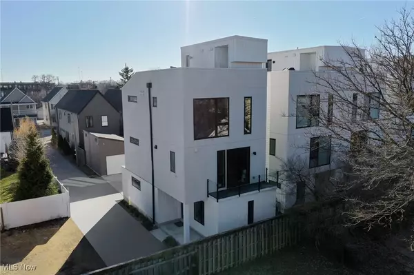 2017 Follett CT,  Cleveland,  OH 44113