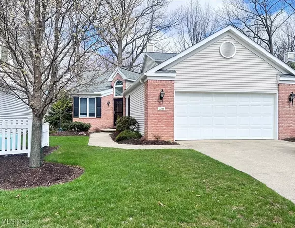 7230 W Baldwin Reserve DR, Middleburg Heights, OH 44130