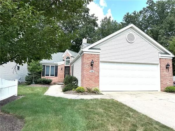 7230 W Baldwin Reserve DR, Middleburg Heights, OH 44130