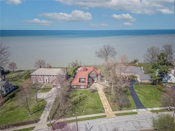 Lakewood, OH 44107,17810 Lake RD