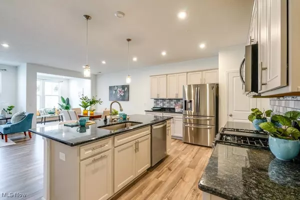 Aurora, OH 44202,855-2 Dipper LN