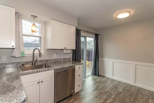 Willowick, OH 44095,31739 Dickerson RD