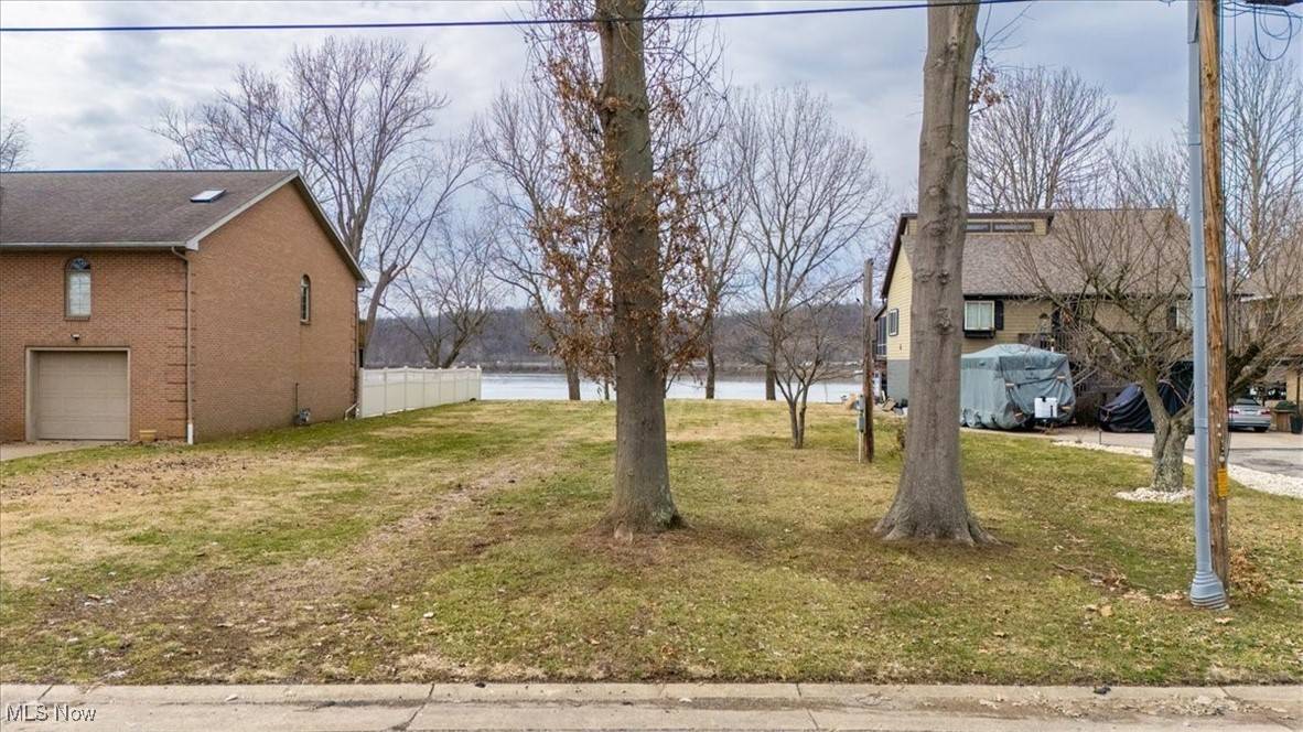 Vienna, WV 26105,11 & 27 Anns DR