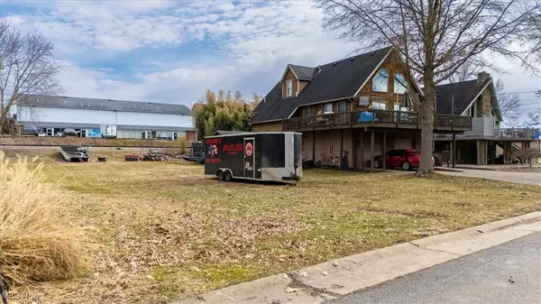 Vienna, WV 26105,11 & 27 Anns DR