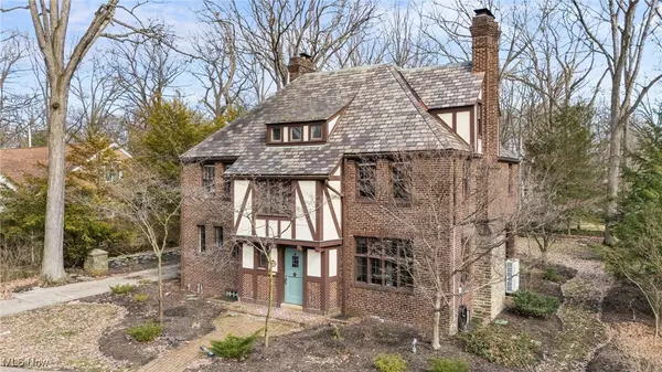 Cleveland Heights, OH 44121,1295 Yellowstone RD