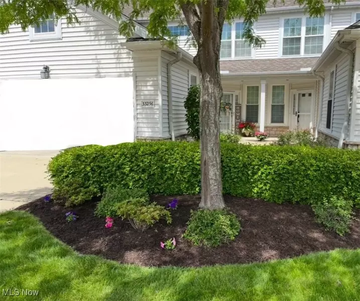 33256 Fairport DR, Avon Lake, OH 44012