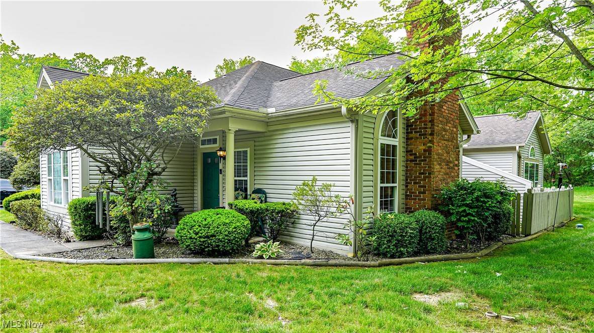 142 Wilcox RD, Austintown, OH 44515