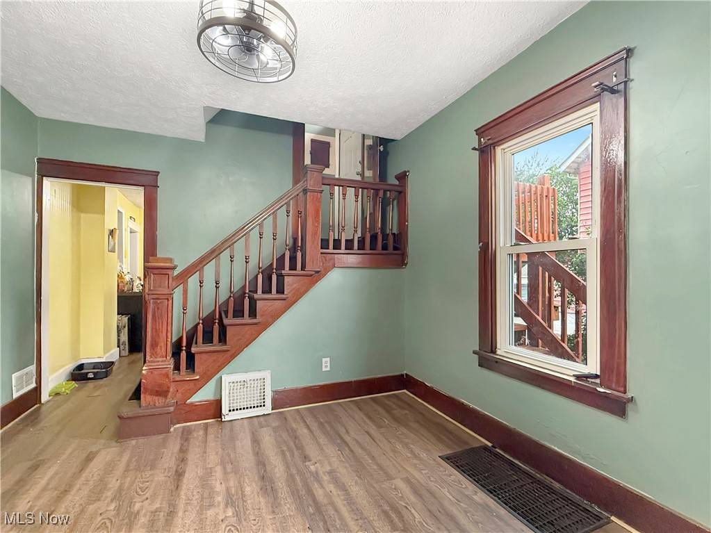 Niles, OH 44446,314, 316, 328 Scott AVE