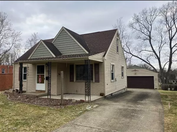 28 Elmwood DR, Hubbard, OH 44425