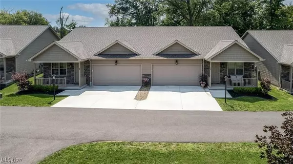 42 Hawks LNDG, Cortland, OH 44410