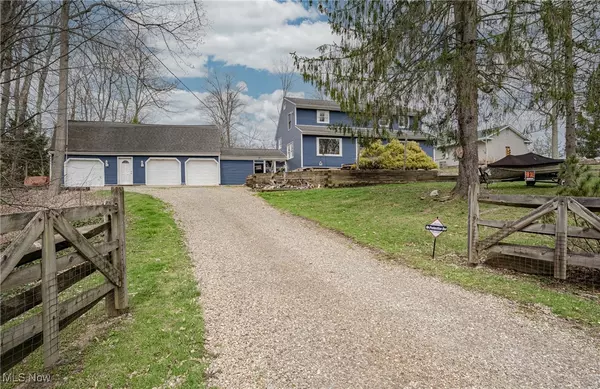 12560 Burton Heights BLVD, Burton, OH 44021