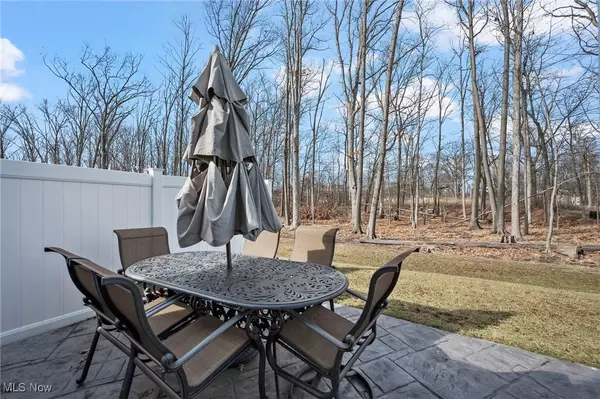 Westlake, OH 44145,27870 Birchwood CT