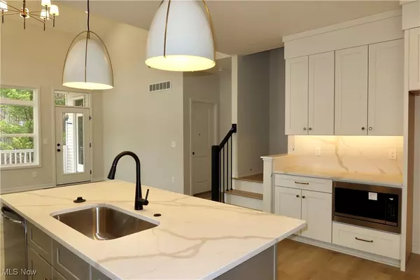 Broadview Heights, OH 44147,119 Town Centre DR