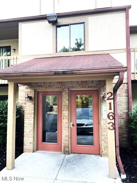 2163 Hedgerow RD #2163B, Columbus, OH 43220