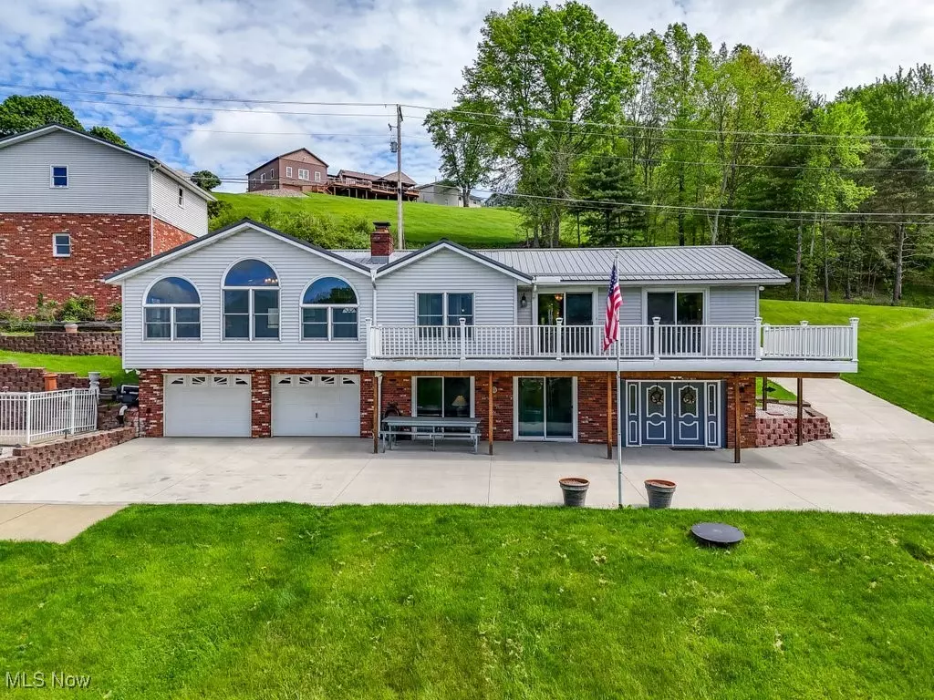 Malvern, OH 44644,382 E Mohawk DR