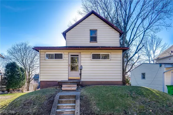 72 W Summit ST, Barberton, OH 44203