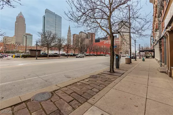 Cleveland, OH 44113,1360 W 9th ST #330