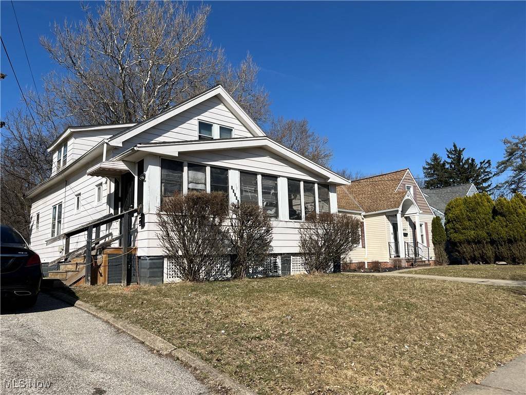 16701 Raymond ST, Maple Heights, OH 44137