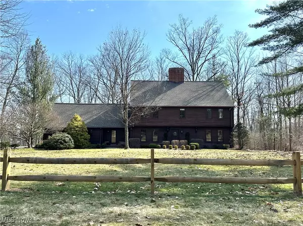 541 Fox Run TRL,  Aurora,  OH 44202