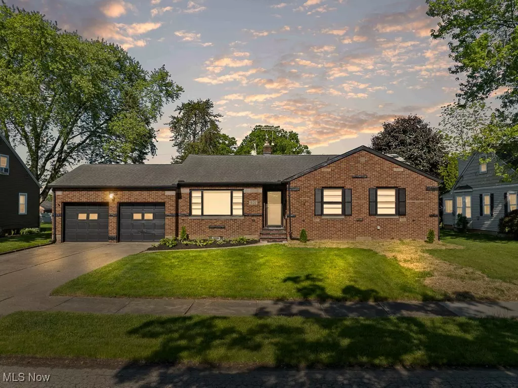 Akron, OH 44301,1832 Carter AVE
