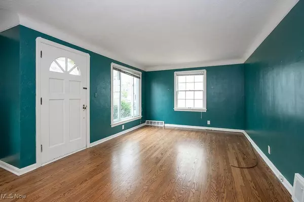 Lakewood, OH 44107,2101 Reveley AVE