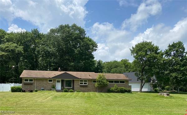 8260 Overlook AVE, Broadview Heights, OH 44147