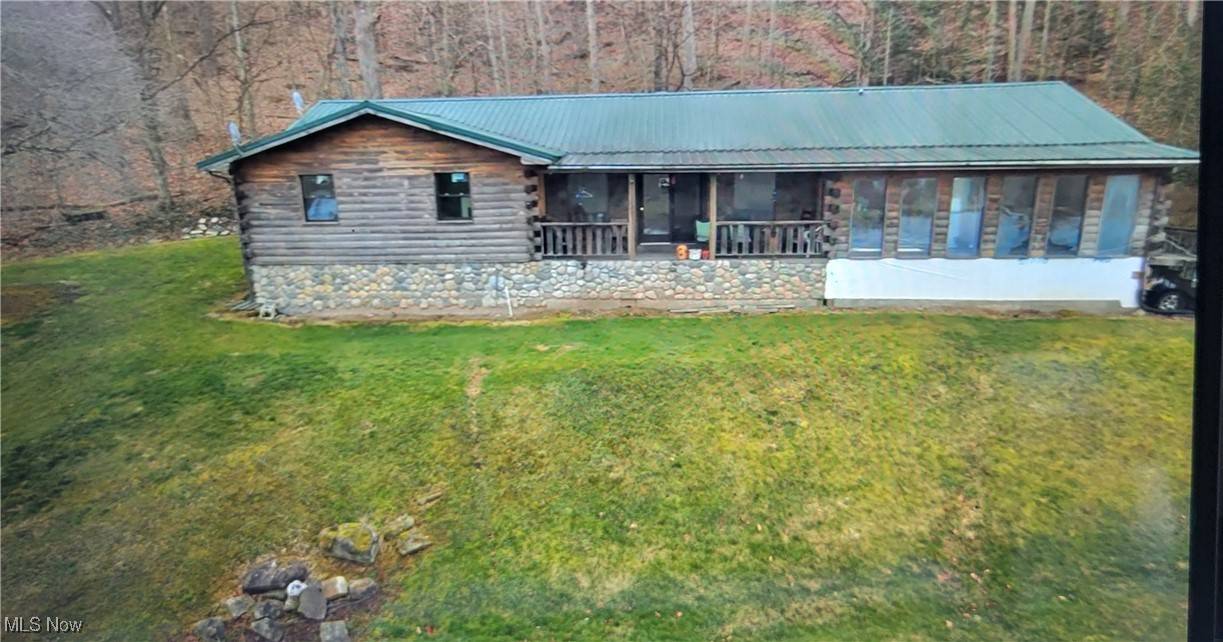 Waterford, OH 45786,150 Lois LN