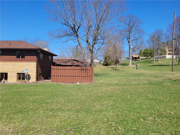 Cadiz, OH 43907,390 Oak Park RD