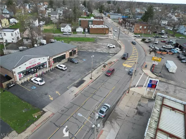 Garfield Heights, OH 44105,4526 E 131st ST