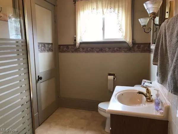 Medina, OH 44256,695 S Court ST