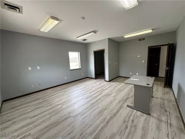 Medina, OH 44256,2425 Medina RD #202