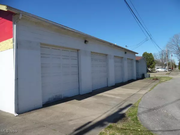 Belpre, OH 45714,906 Main St