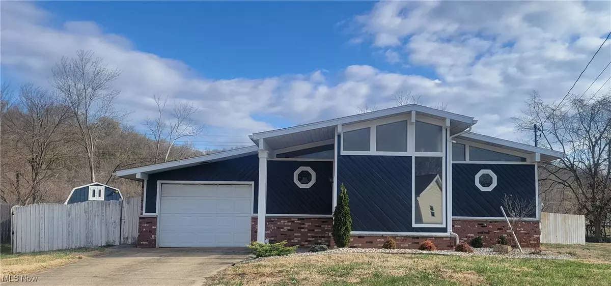 Belpre, OH 45714,712 Circle DR