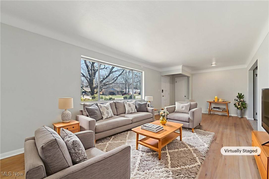 Seven Hills, OH 44131,6372 Tanglewood LN