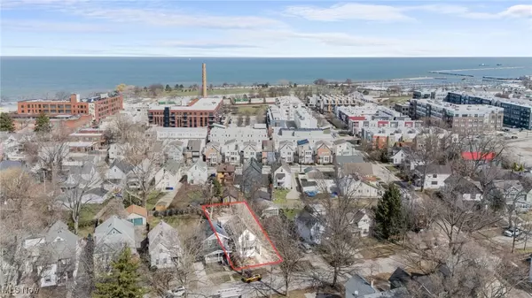 Cleveland, OH 44102,7418 Herman AVE