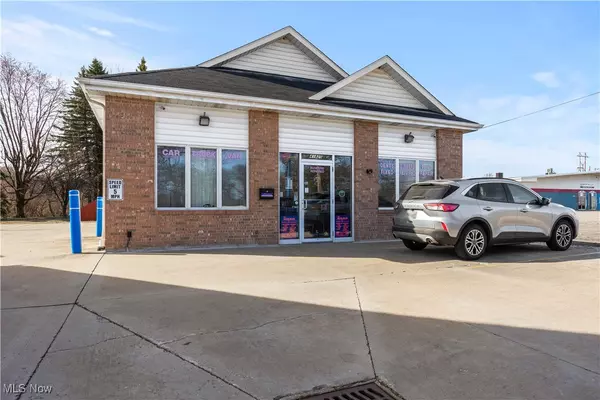 41825 N Ridge RD, Elyria, OH 44035