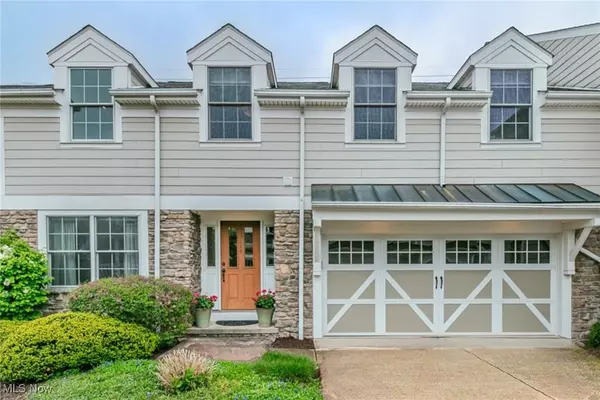 124 Bell Tower CT, Chagrin Falls, OH 44022