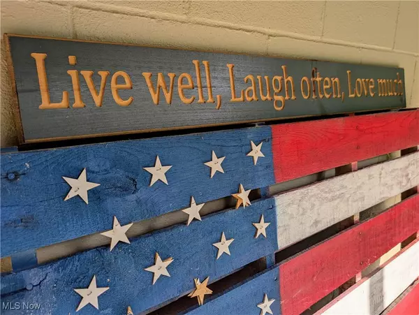 Clay, WV 25043,963 Ivydale RD