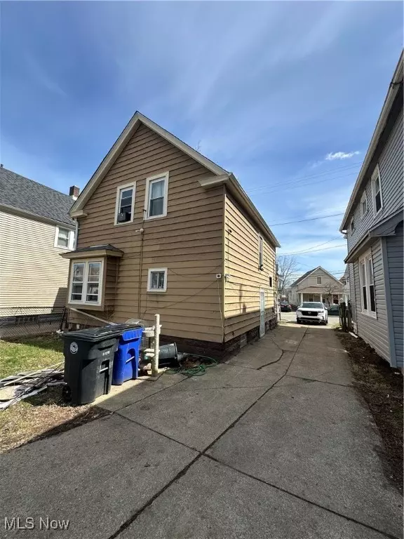 Cleveland, OH 44102,3642 W 46th ST