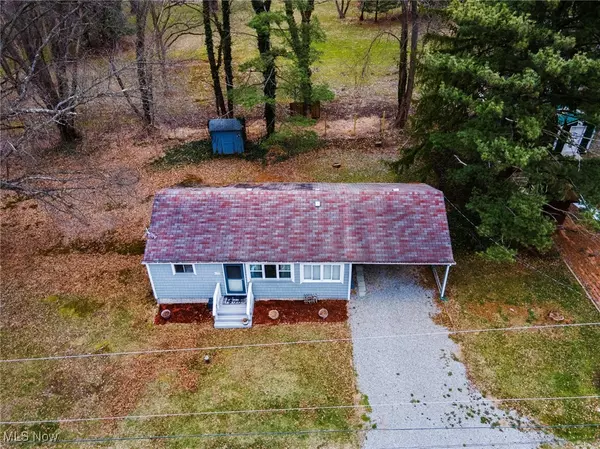 6101 Private DR Cortland, OH 44410