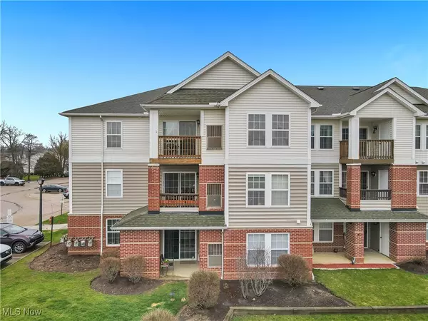 Olmsted Falls, OH 44138,23003 Chandlers LN #339
