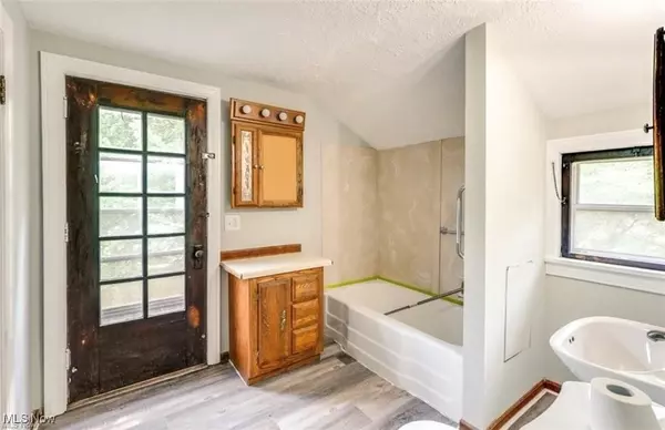 South Euclid, OH 44121,1357 Brookline RD