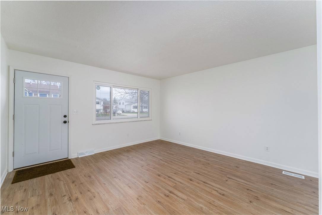 Aurora, OH 44202,1191 Lloyd AVE